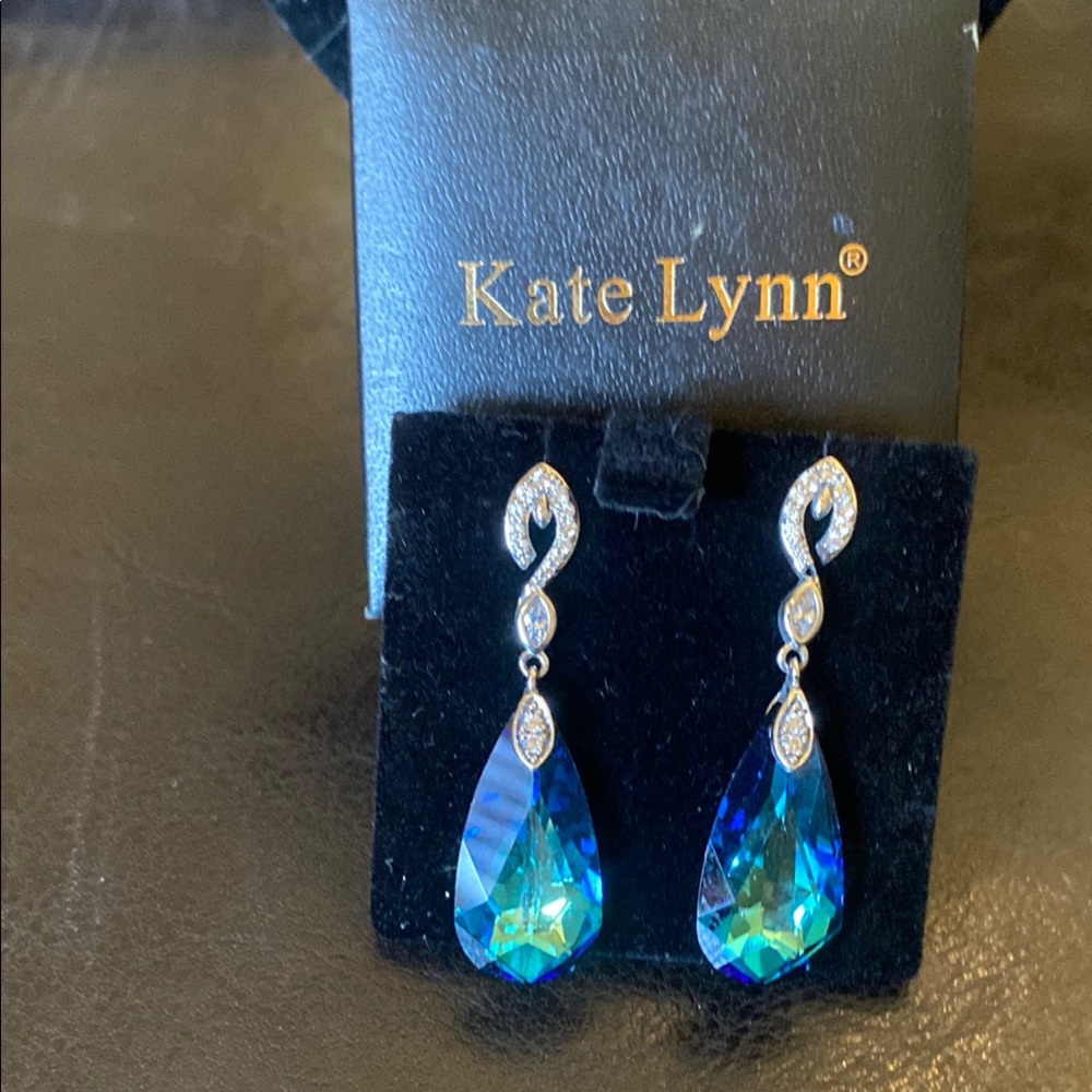 Elegant Blue and Silver Teardrop Earrings with Sparkling Accents